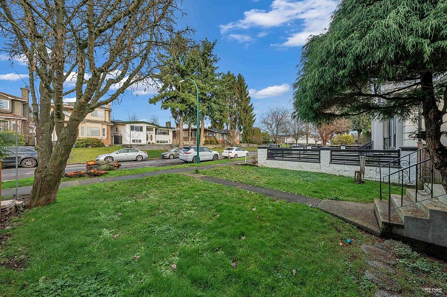 1362 E 60th Avenue Vancouver, BC - 34