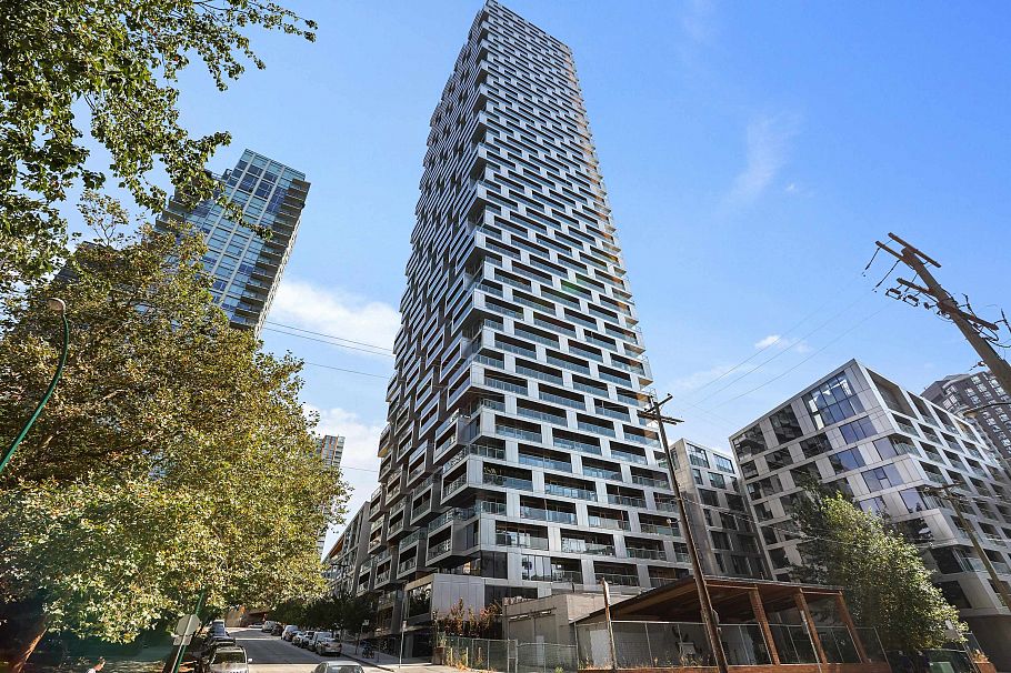 1205 1480 Howe Street Vancouver, BC - 1