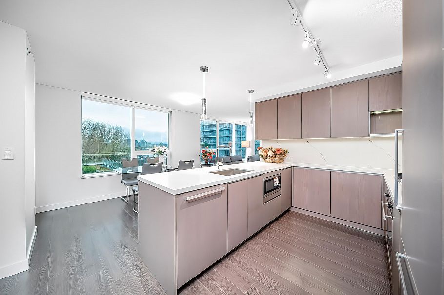 1108 8833 Hazelbridge Way Richmond, BC - 7