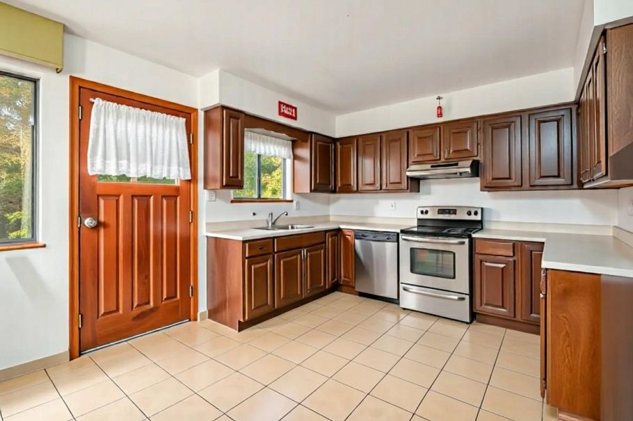 1609 Bewicke Avenue North Vancouver, BC - 5