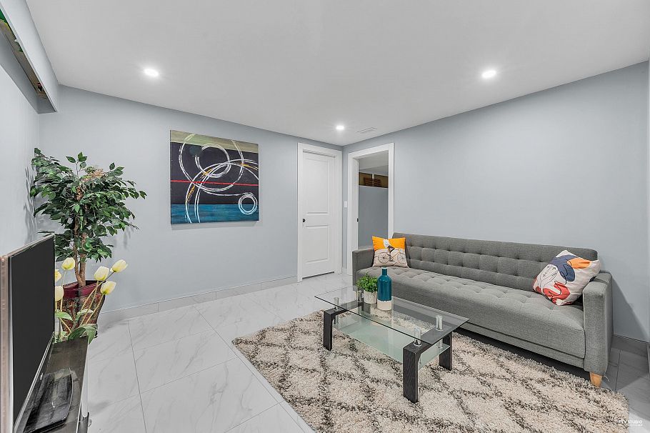 1362 E 60th Avenue Vancouver, BC - 21