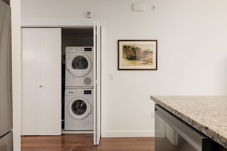 4 307 E 15th Street North Vancouver, BC - 11