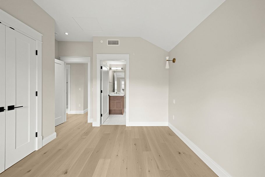 1458 W 45th Avenue Vancouver, BC - 22