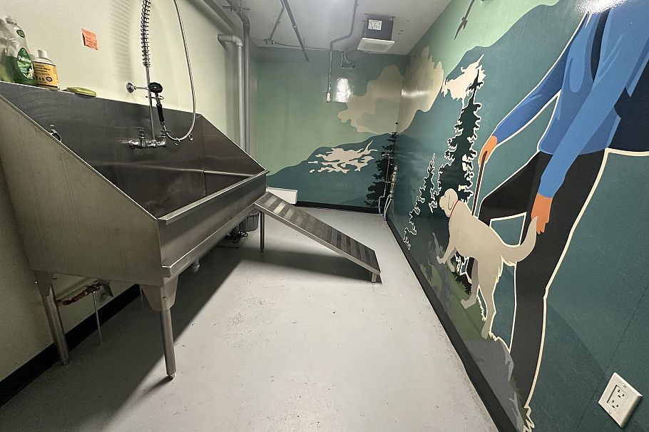 116 108 E 8th Street North Vancouver, BC - 28