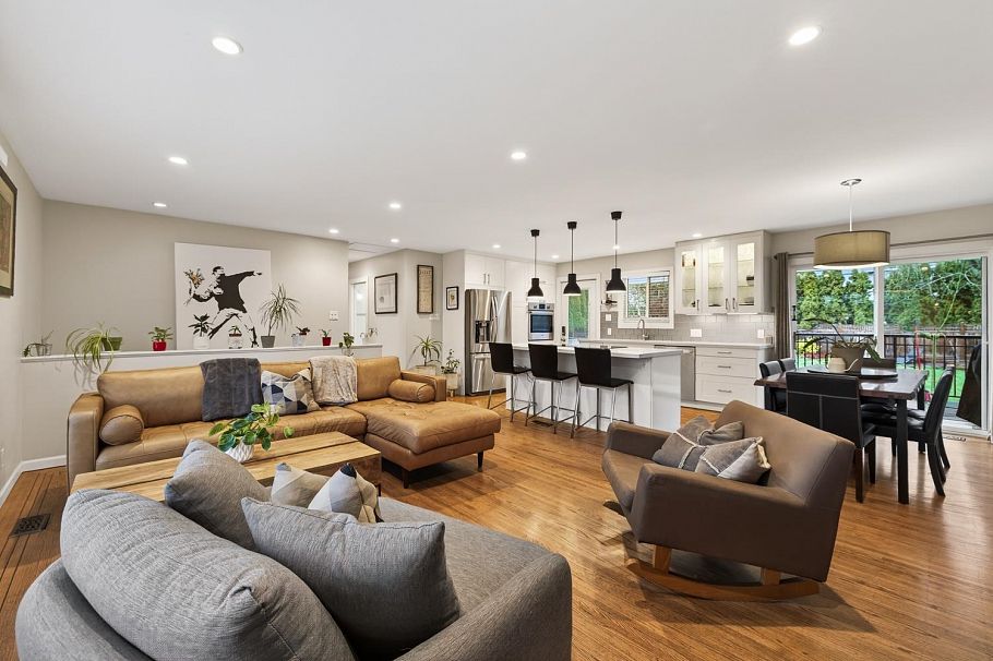 2568 Carnation Street North Vancouver, BC - 5