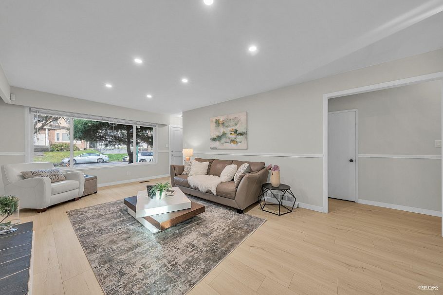 1362 E 60th Avenue Vancouver, BC - 5