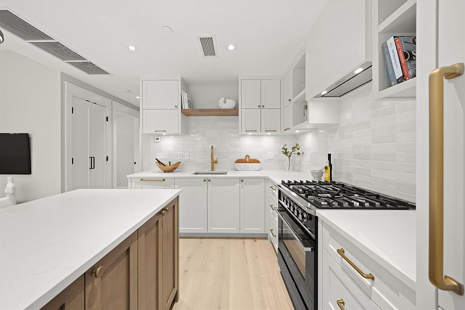 1458 W 45th Avenue Vancouver, BC - 8