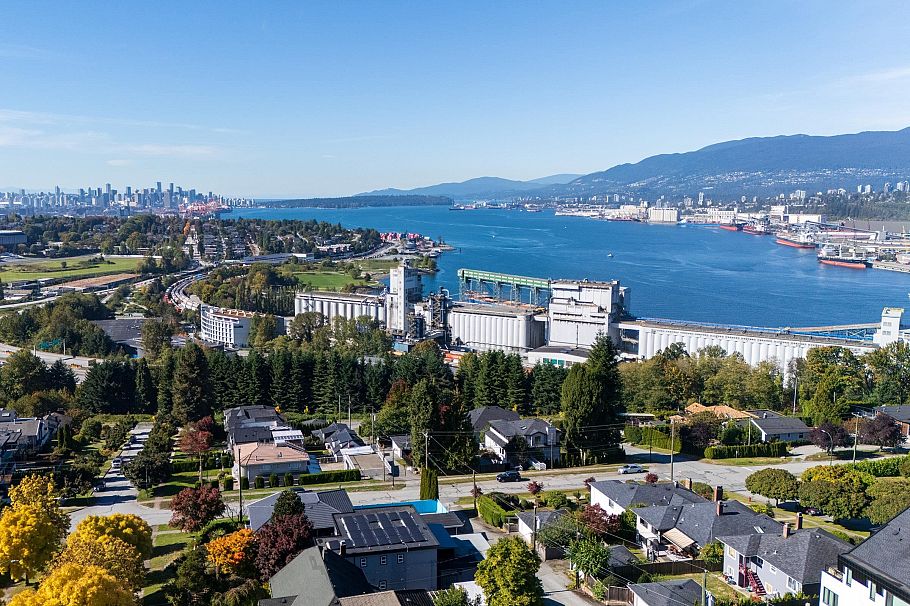 3681 Mcgill Street Vancouver, BC - 6