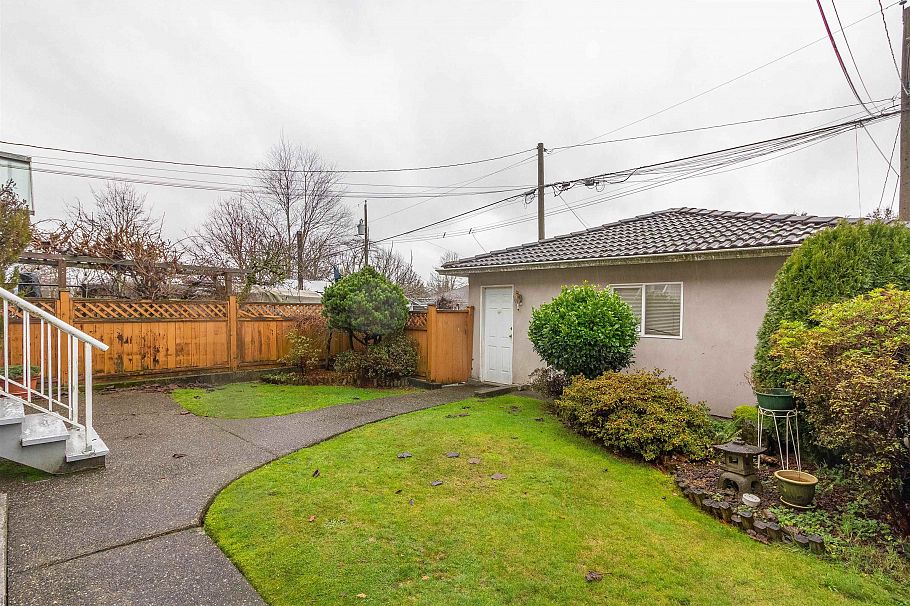 2468 E 4th Avenue Vancouver, BC - 34