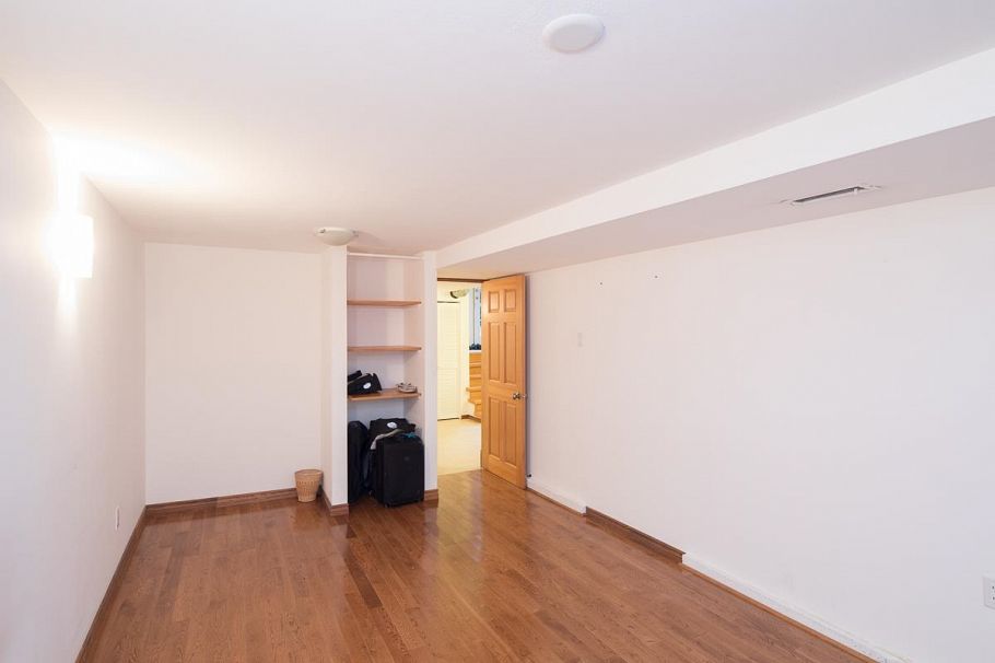 2305 W 3rd Avenue Vancouver, BC - 30