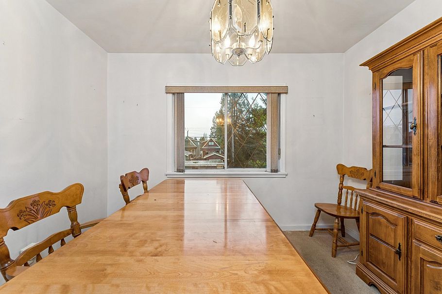 419 E 17th Street North Vancouver, BC - 12