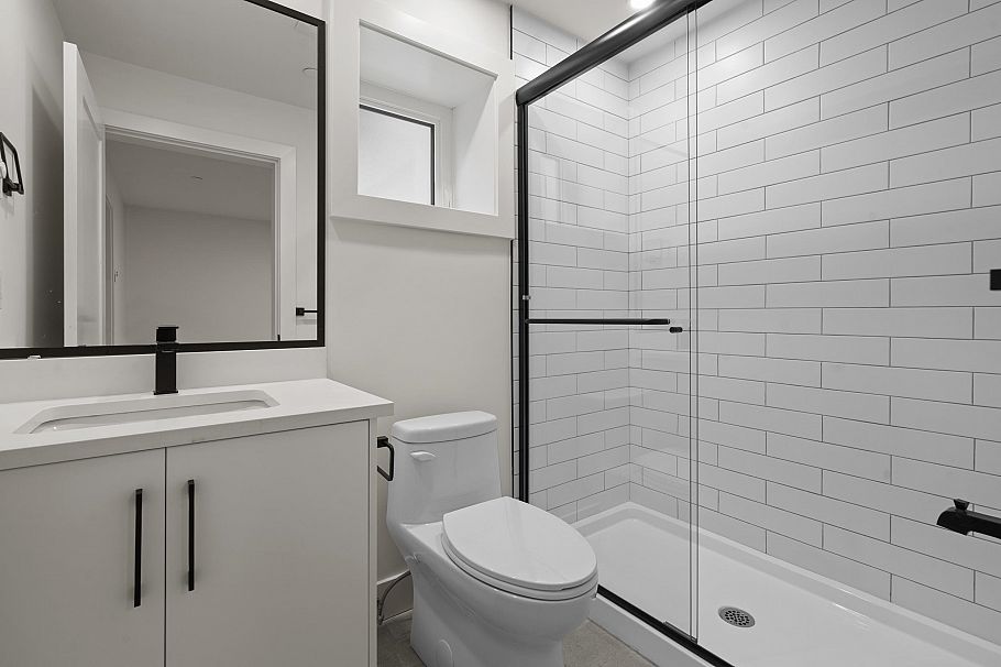 3218 W 39th Avenue Vancouver, BC - 30