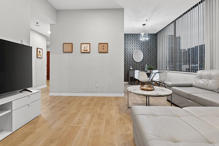 311 1010 Howe Street Vancouver, BC - 6