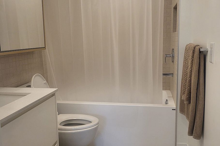 922 W 49th Avenue Vancouver, BC - 7