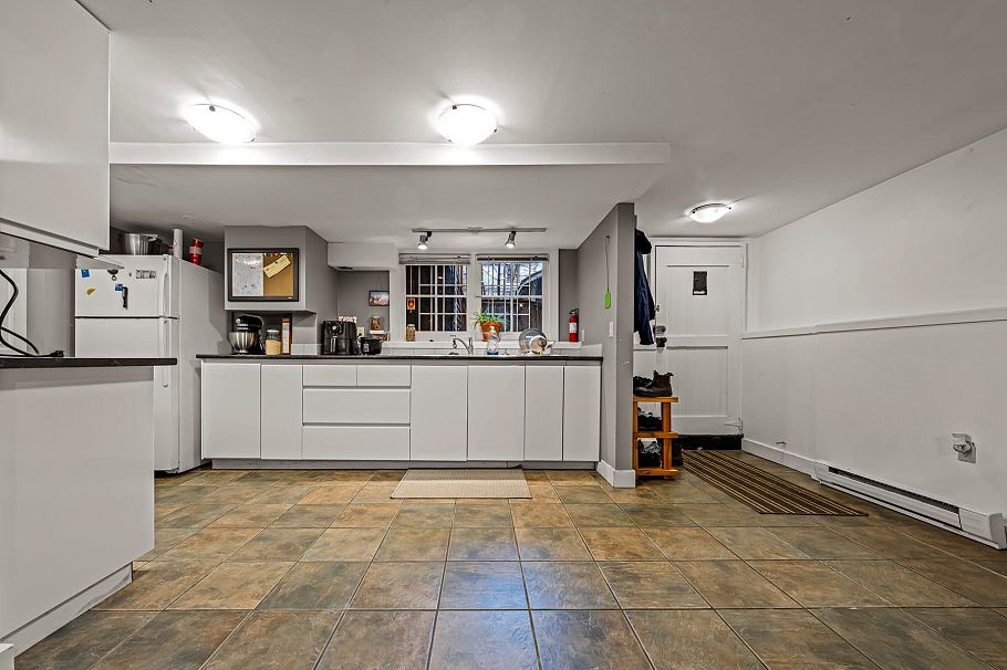 660 W 13th Avenue Vancouver, BC - 17