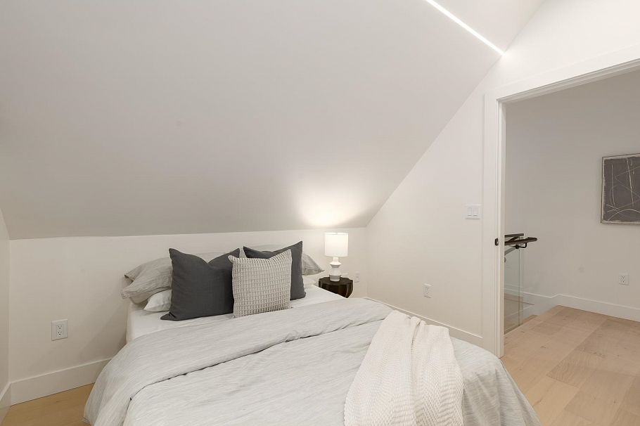 1 3508 E Pender Street Vancouver, BC - 15