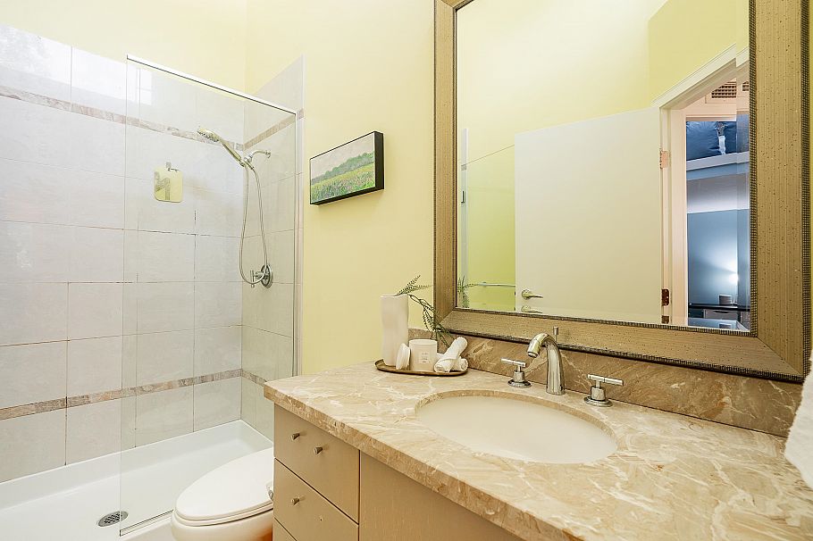 TH9 1650 Bayshore Drive Vancouver, BC - 11