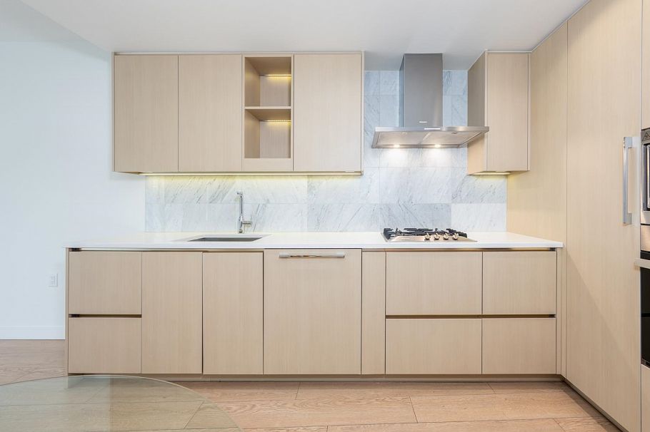 308 89 Nelson Street Vancouver, BC - 4