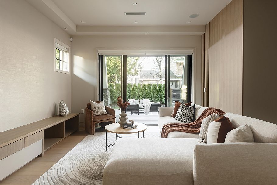 2136 E 10th Avenue Vancouver, BC - 8