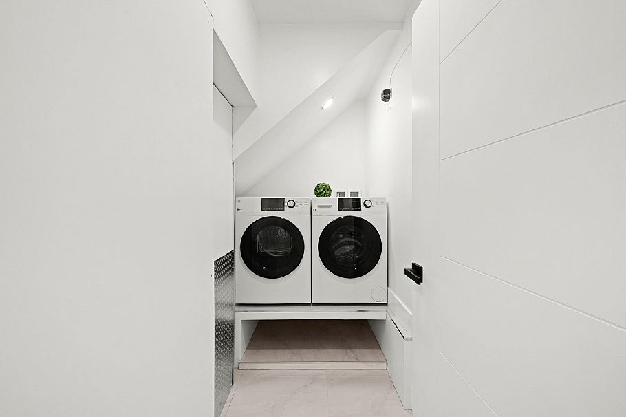 1115 E 33rd Avenue Vancouver, BC - 24