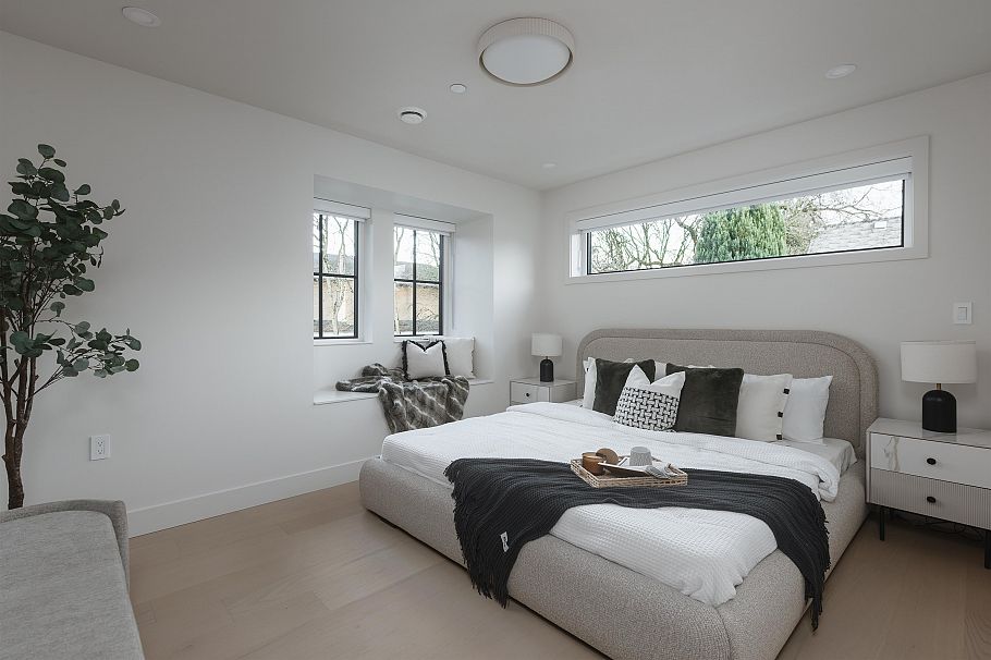 2136 E 10th Avenue Vancouver, BC - 11