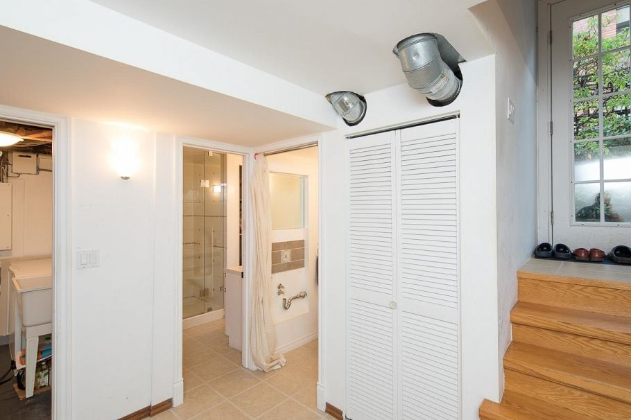 2305 W 3rd Avenue Vancouver, BC - 23