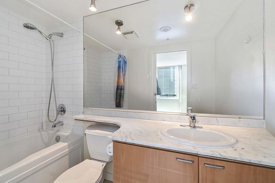 1408 1288 W Georgia Street Vancouver, BC - 17