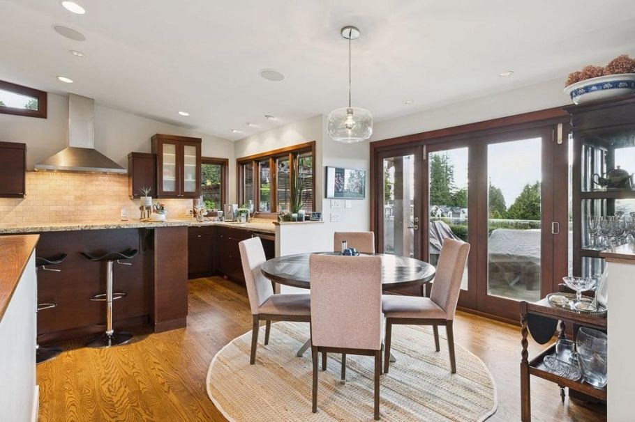 124 CARISBROOKE CRESCENT, North Vancouver BC V7N 2S1 North Vancouver, BC - 5