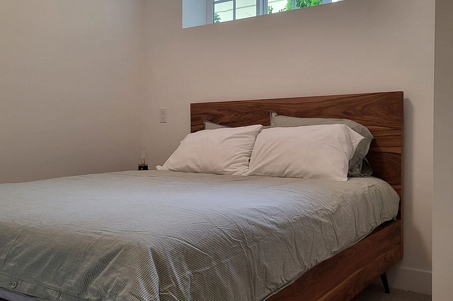 922 W 49th Avenue Vancouver, BC - 4