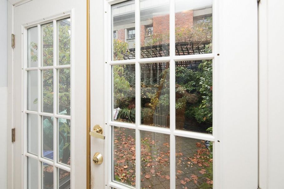 2305 W 3rd Avenue Vancouver, BC - 8