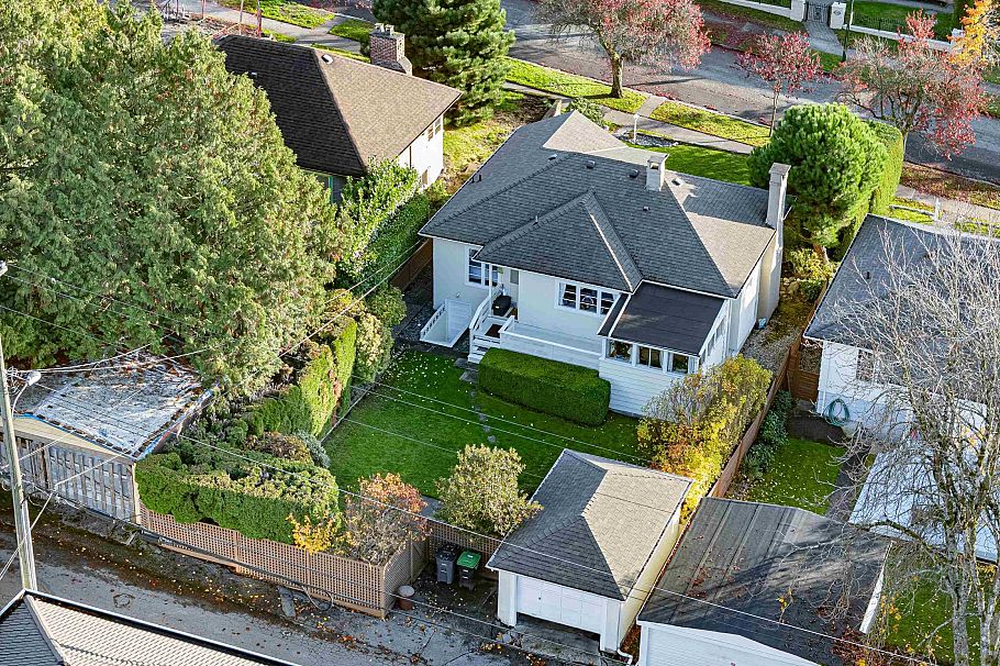 2225 W 22nd Avenue Vancouver, BC - 28