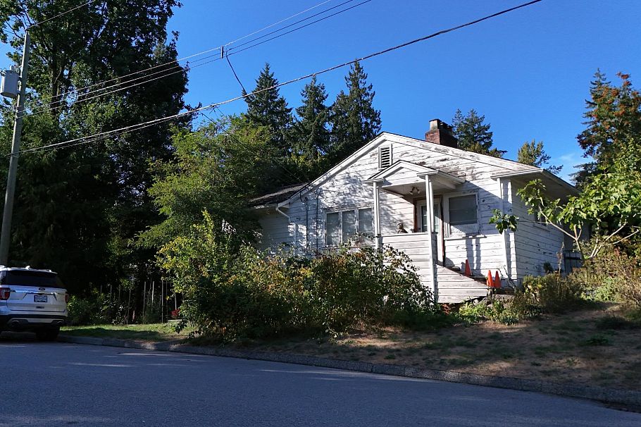 2405 Lloyd Avenue North Vancouver, BC - 5