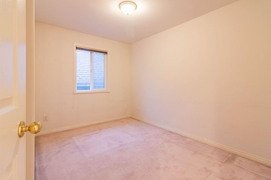 2468 E 4th Avenue Vancouver, BC - 18