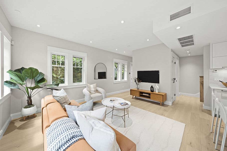 1458 W 45th Avenue Vancouver, BC - 13