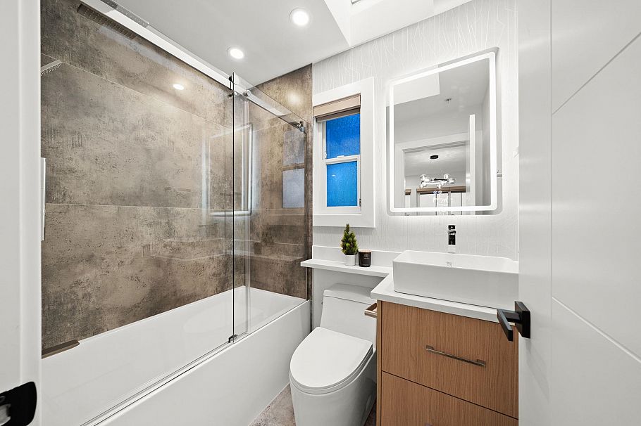 1115 E 33rd Avenue Vancouver, BC - 16