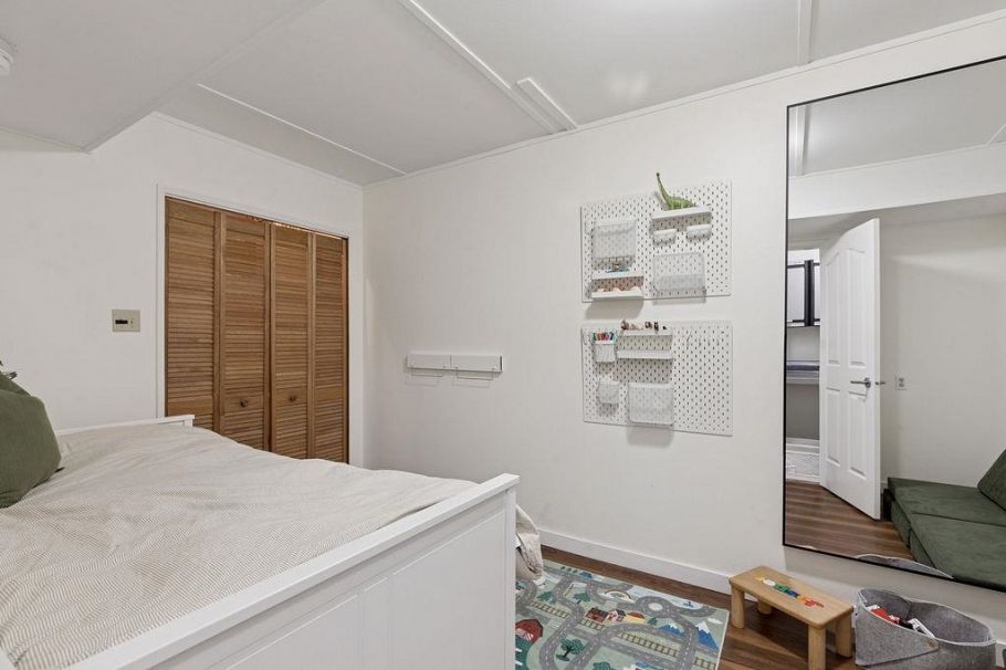 15 901 W 17 Street North Vancouver, BC - 26