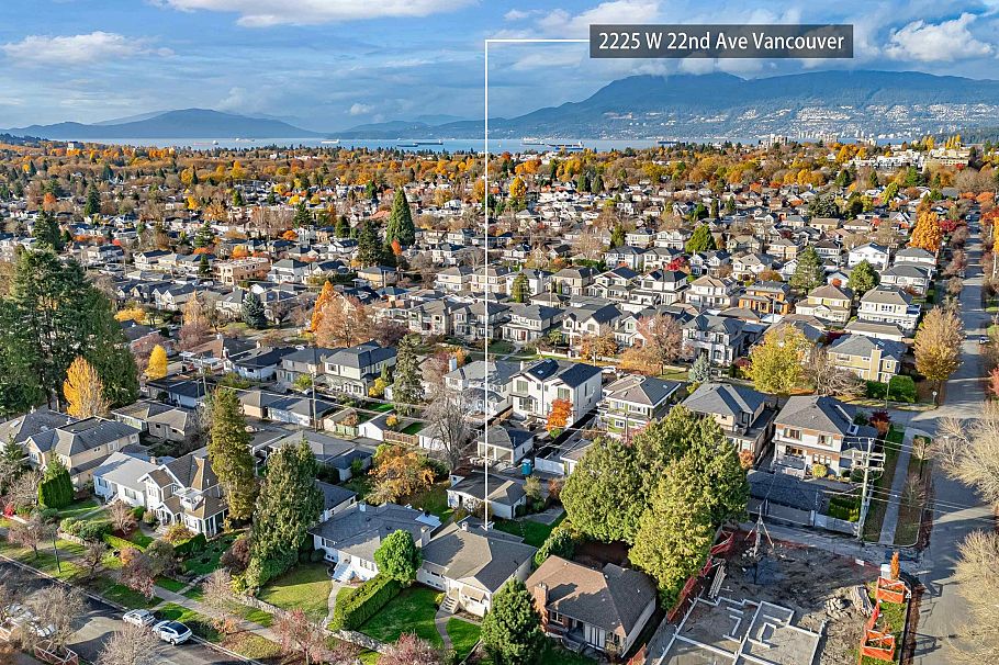 2225 W 22nd Avenue Vancouver, BC - 2
