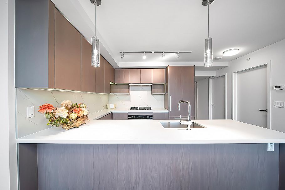 1108 8833 Hazelbridge Way Richmond, BC - 5