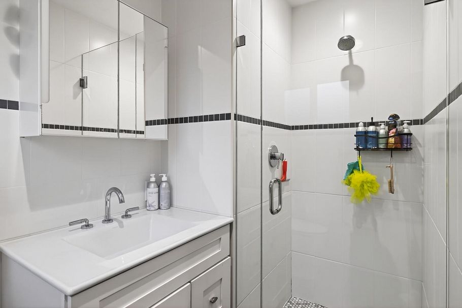 2568 Carnation Street North Vancouver, BC - 14