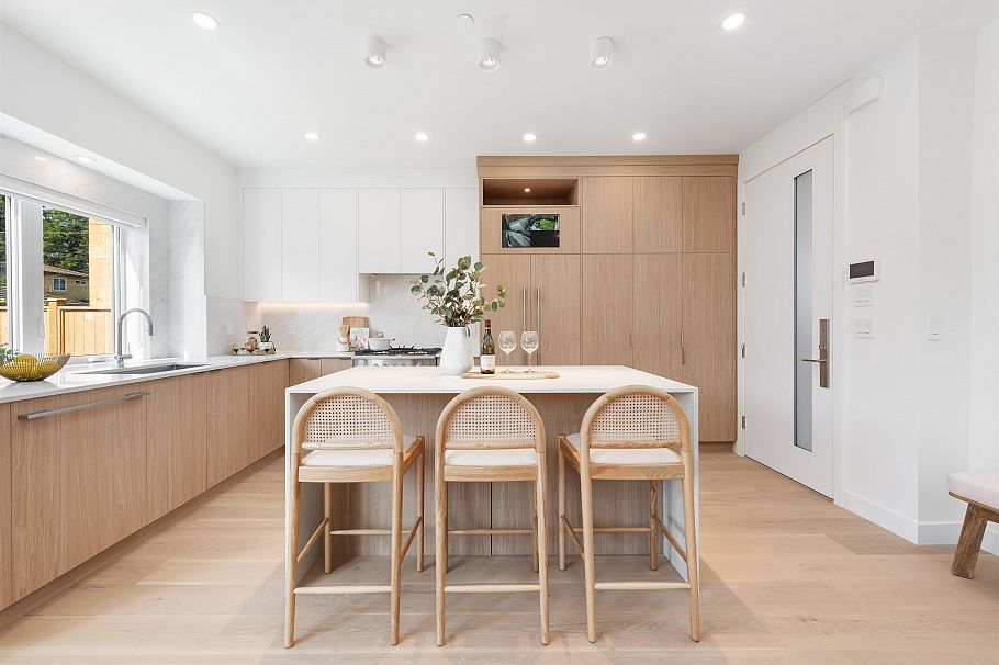 2 2750 W 19th Avenue Vancouver, BC - 4