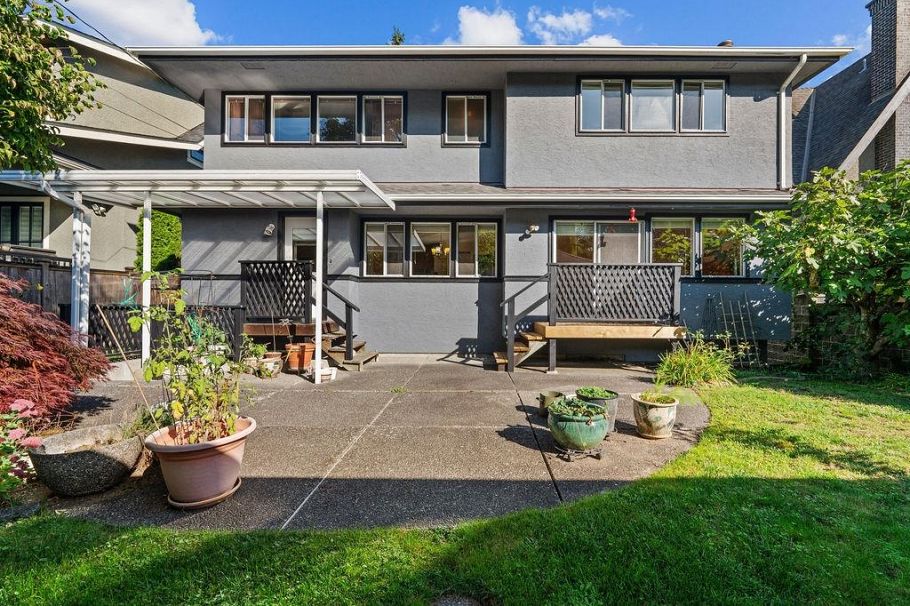 3126 W 35th Avenue Vancouver, BC - 32