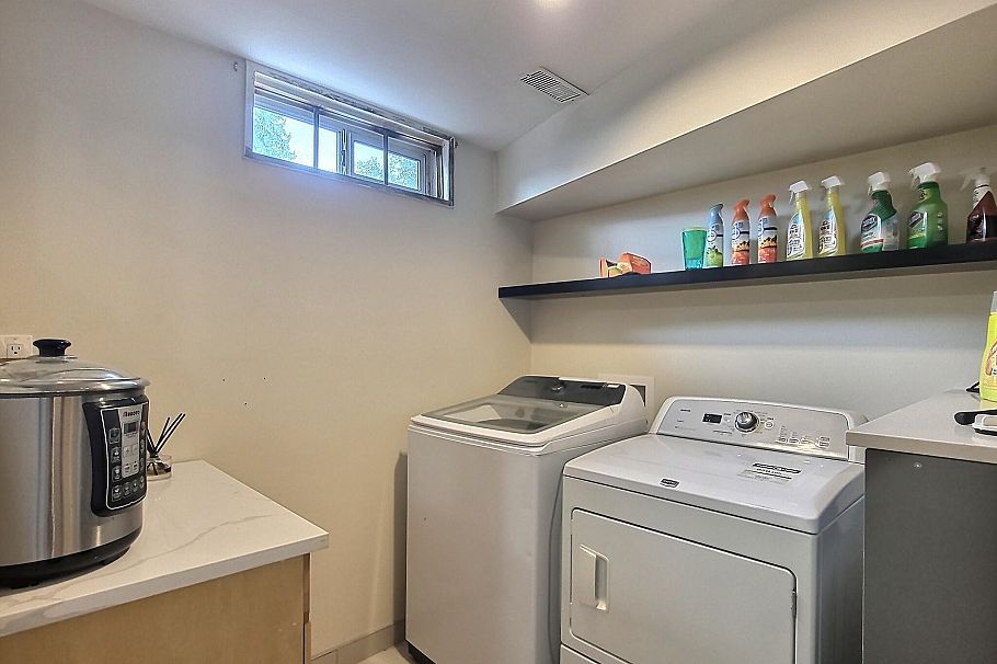 6878 Arlington Street Vancouver, BC - 15