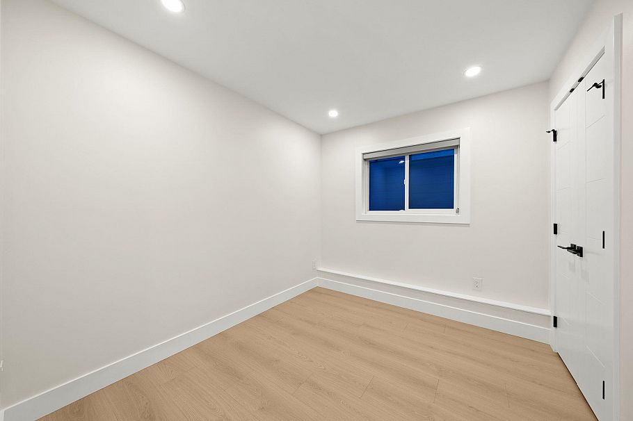 1115 E 33rd Avenue Vancouver, BC - 34