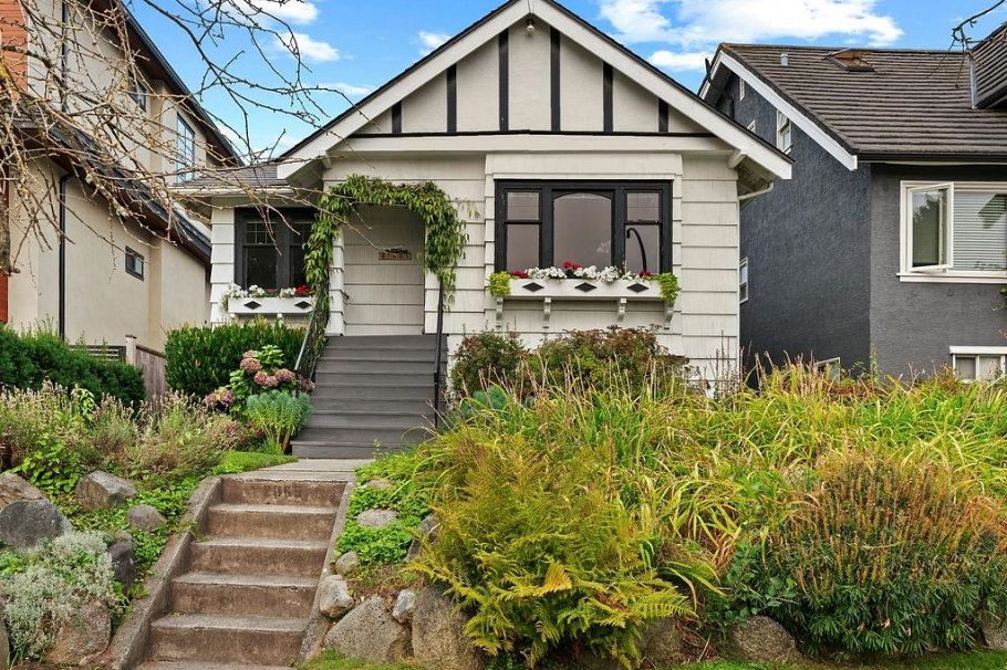 2865 W 33rd Avenue Vancouver, BC - 32