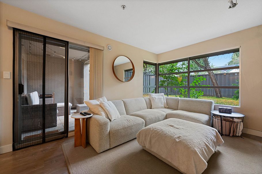 102 3083 W 4th Avenue Vancouver, BC - 5