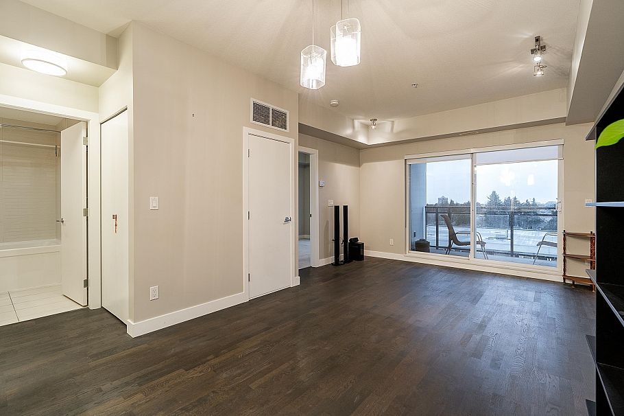 703 10033 River Drive Richmond, BC - 13