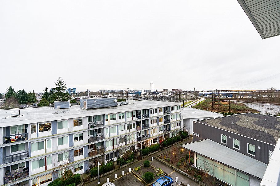 703 10033 River Drive Richmond, BC - 18