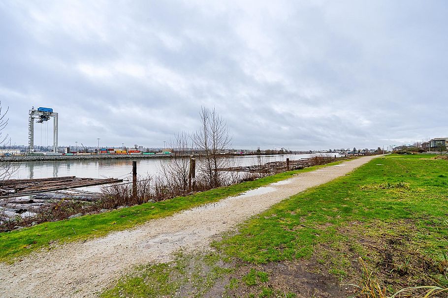 703 10033 River Drive Richmond, BC - 23