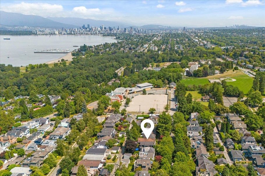 4427 W 6th Avenue Vancouver, BC - 35