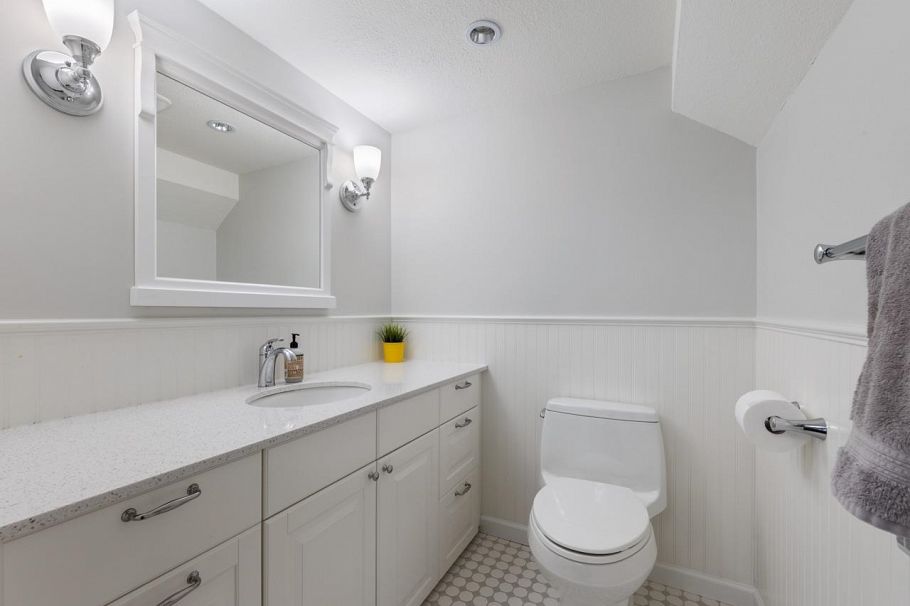 103 W 15th Avenue Vancouver, BC - 18